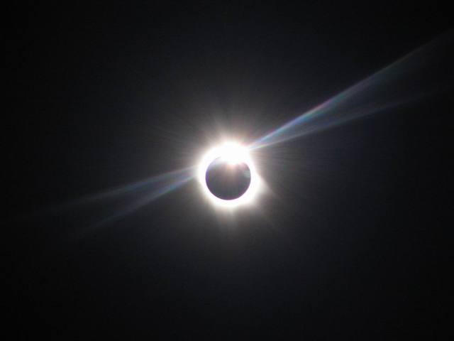 solar-eclipce-1400510-640x480.jpg